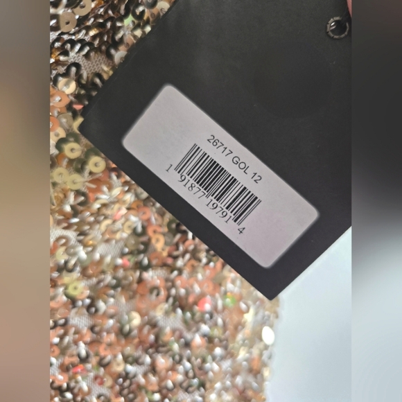 NWT!! IEENA- Mac Duggal,Sequined One Shoulder Bishop Sleeve Trumpet Gown, Gold - Picture 12 of 14